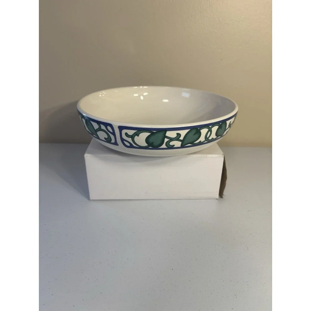 Pfaltzgraff Arbor Vine Stoneware White Floral 8.5